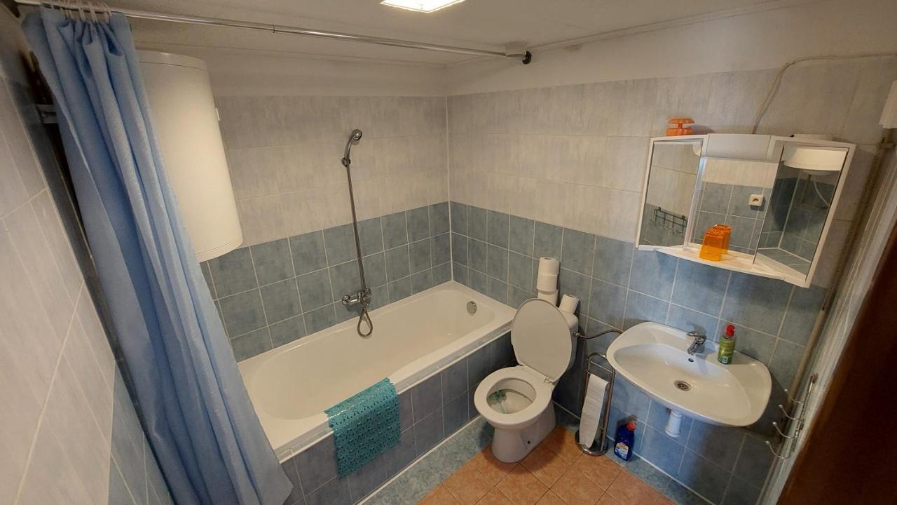 Ubytovani Pod Hradbami Нове-Место-над-Метуйи Экстерьер фото