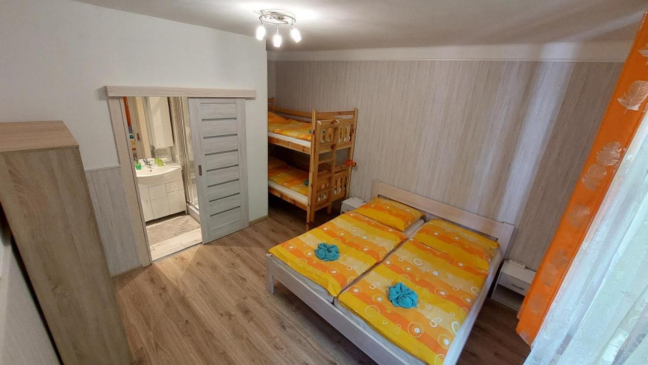 Ubytovani Pod Hradbami Нове-Место-над-Метуйи Экстерьер фото